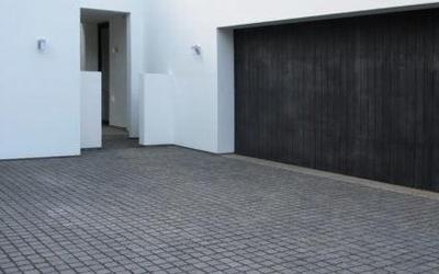 Maiden Stone Description Image